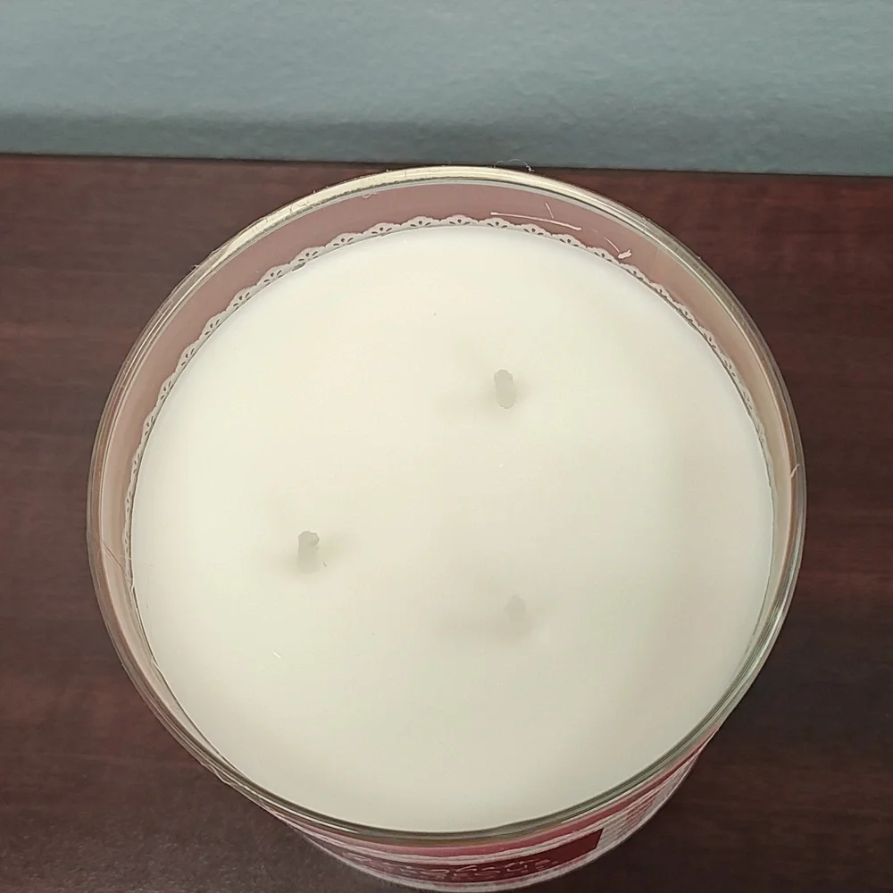 Bath & Body Works GINGHAM & GINGHAM GORGEOUS 3 Wick Candles - Picture 4 of 7